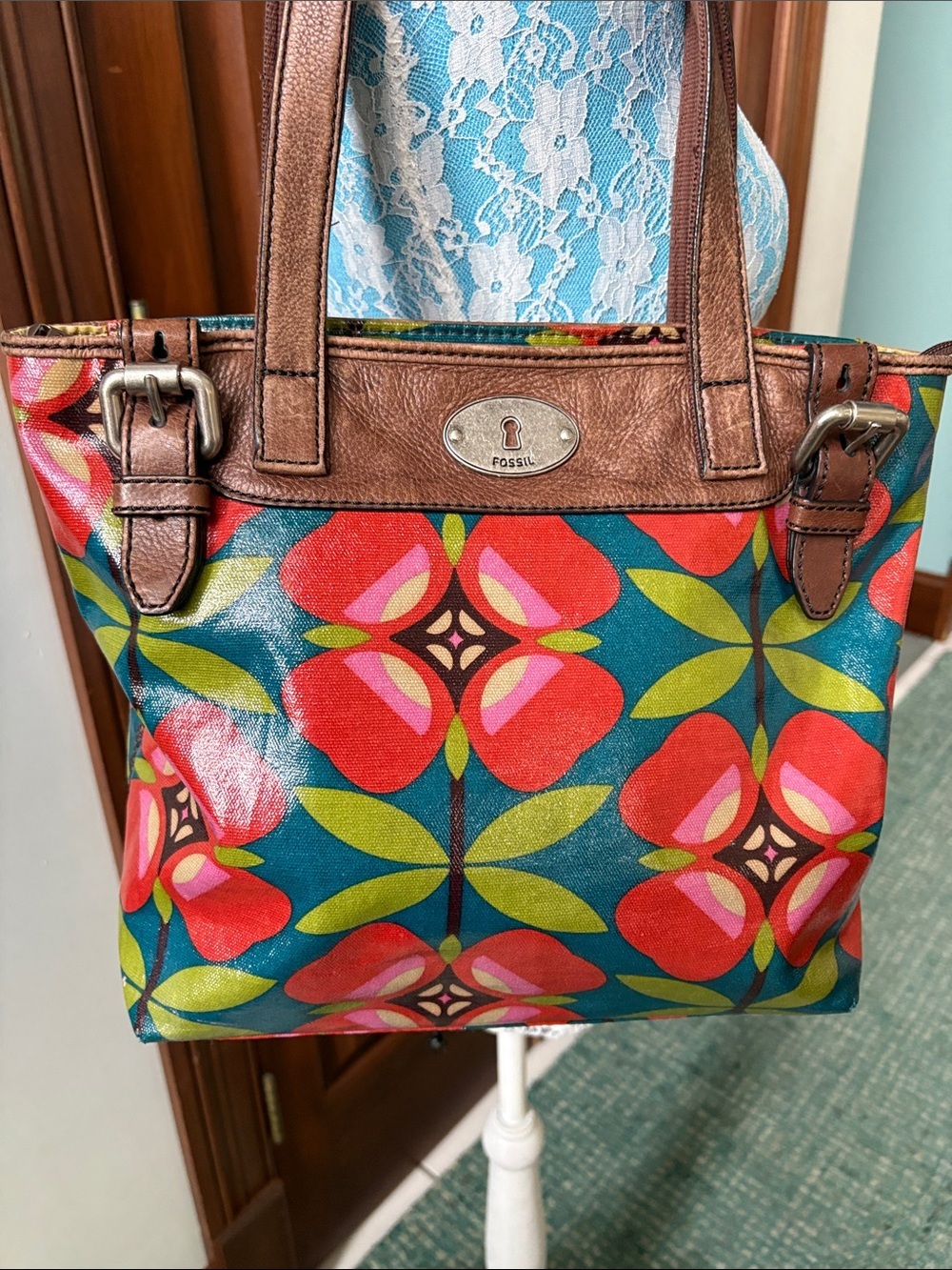 Fossil Key- Per shoulder bag small tote
Teal red lime Floral /Brown Leather Trim